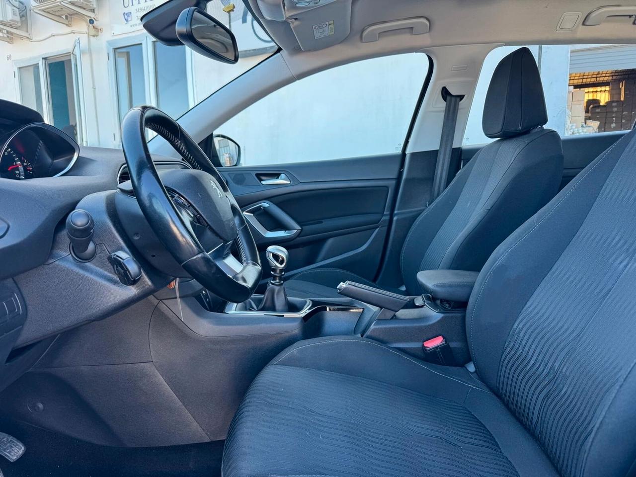 Peugeot 308 BlueHDi 120 S&S SW Allure