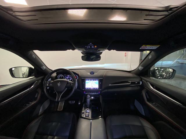 MASERATI Levante V6 350 CV AWD Modena PACCHETTO NERISSIMO / TETTO