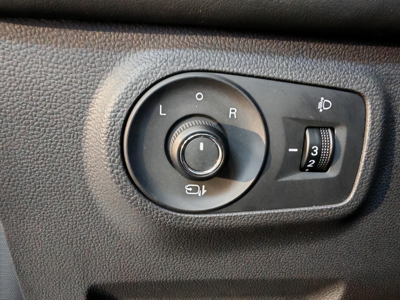 Mg ZS 1.5 VTi-tech Luxury 106 cv - PREZZO REALE