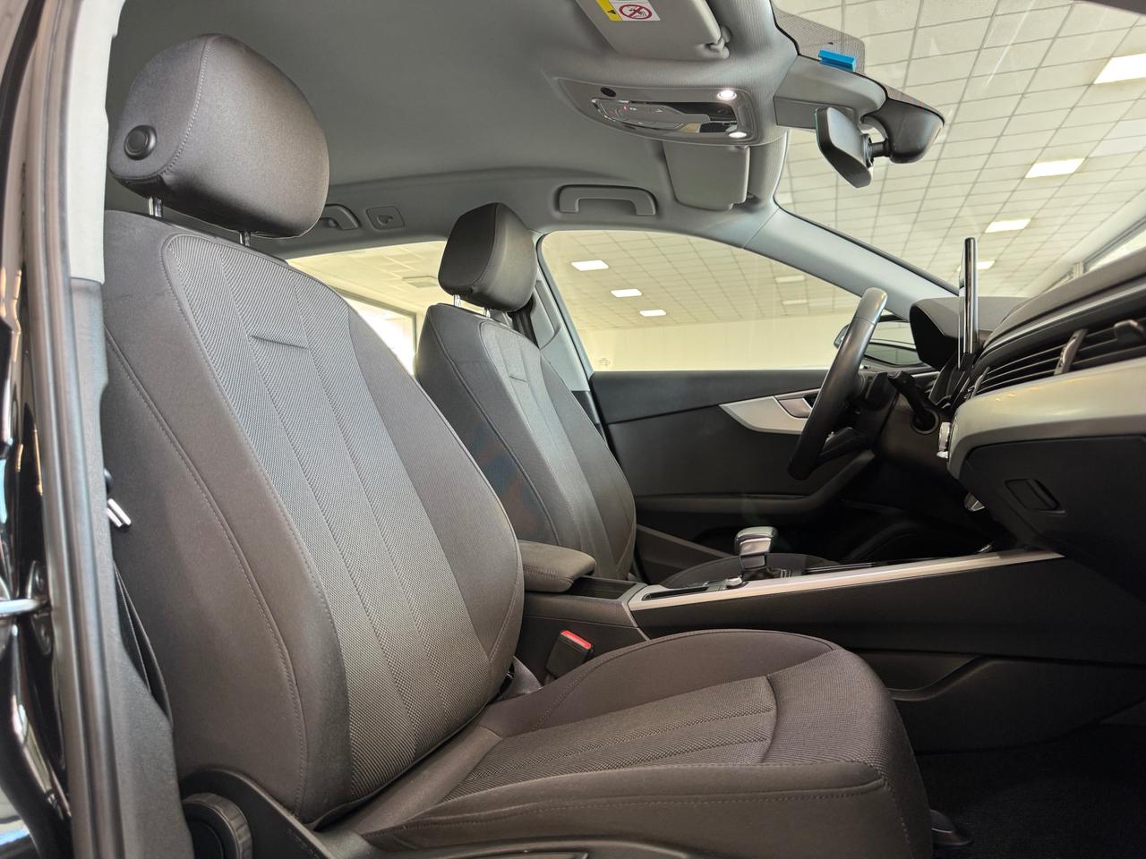 Audi A4 Avant 30 2.0 tdi mhev Business Advanced 136cv s-tronic