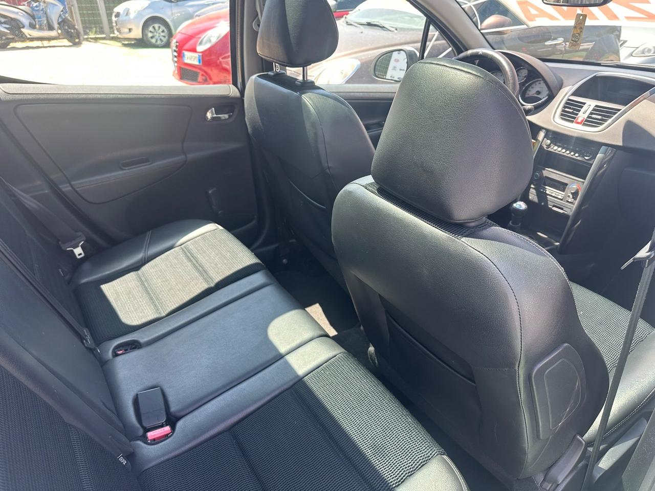 Peugeot 207 1.4 benzina 2011