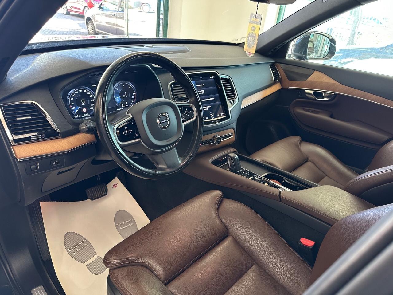 Volvo XC 90 XC90 B5 (d) AWD Geartronic 7 posti Mom