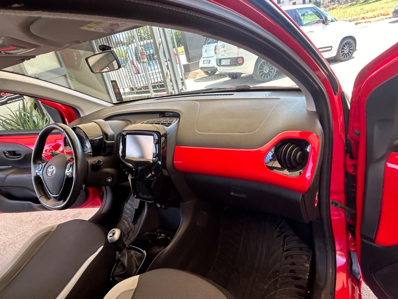 Toyota Aygo 1.0 VVT-i 69 CV 5 porte x-cite MMT