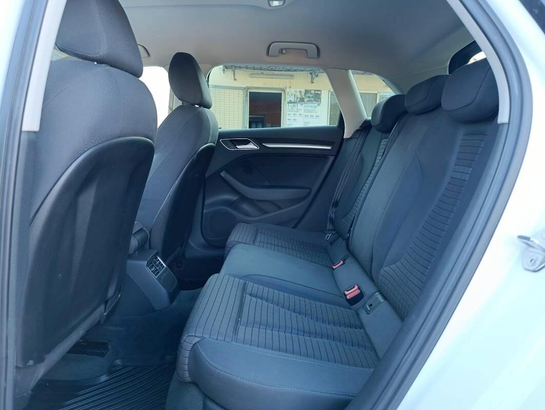 Audi A3 2.0 tdi Attraction 150cv s-tronic E6