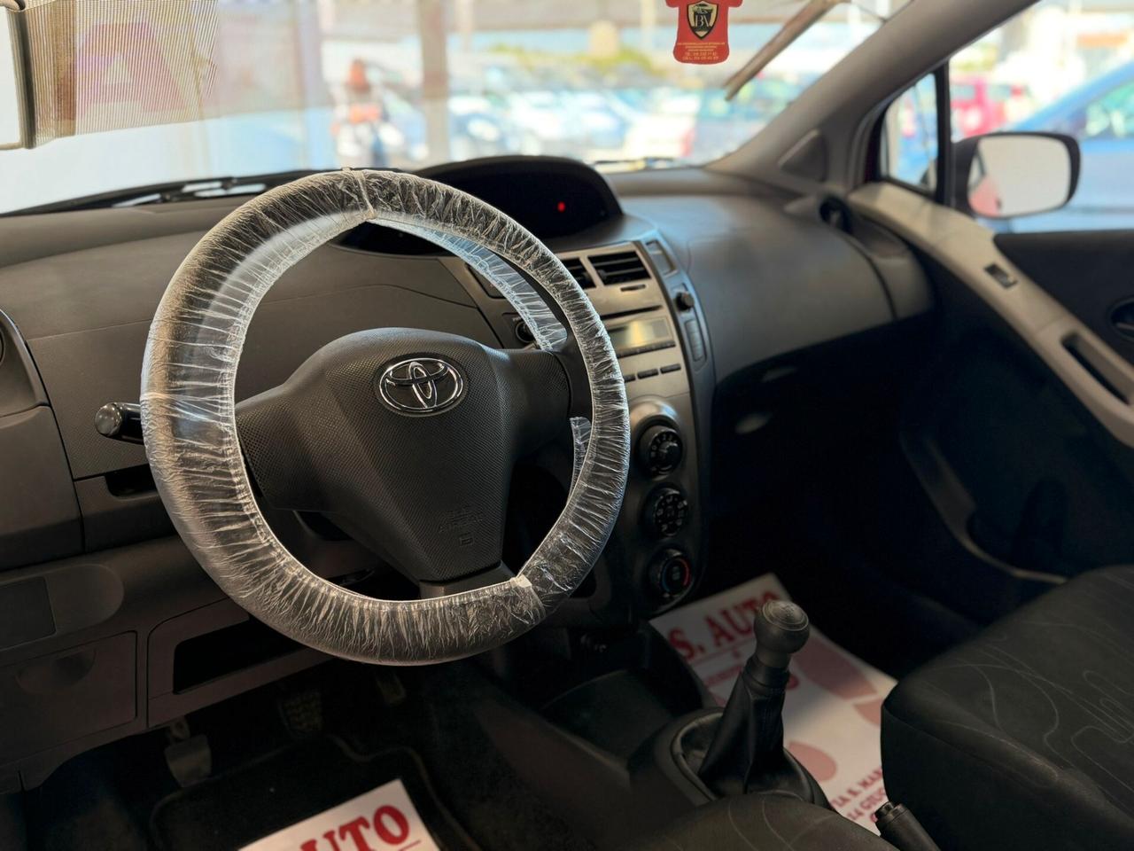 Toyota Yaris 1.0 3 porte