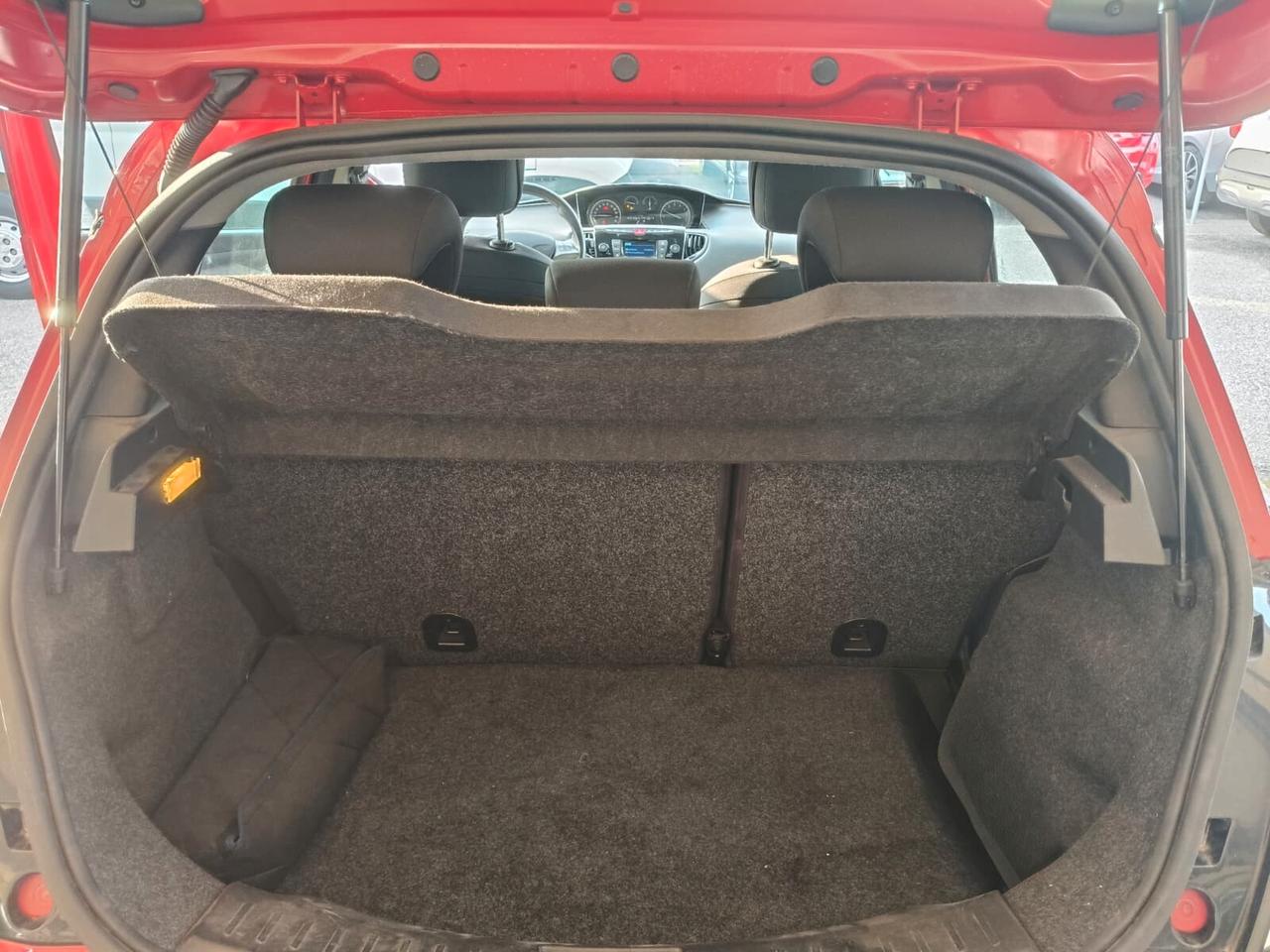 Lancia Ypsilon 1.2 69 CV 5 porte GPL Ecochic Monogram