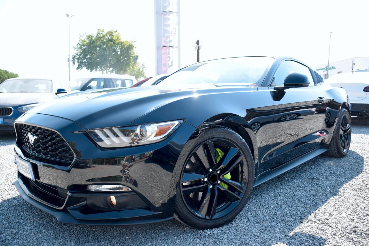 Ford Mustang Fastback - IVA DETR. 2.3 6M 314CV SHAKER FULL