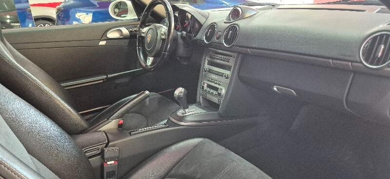 Porsche Cayman 2.7