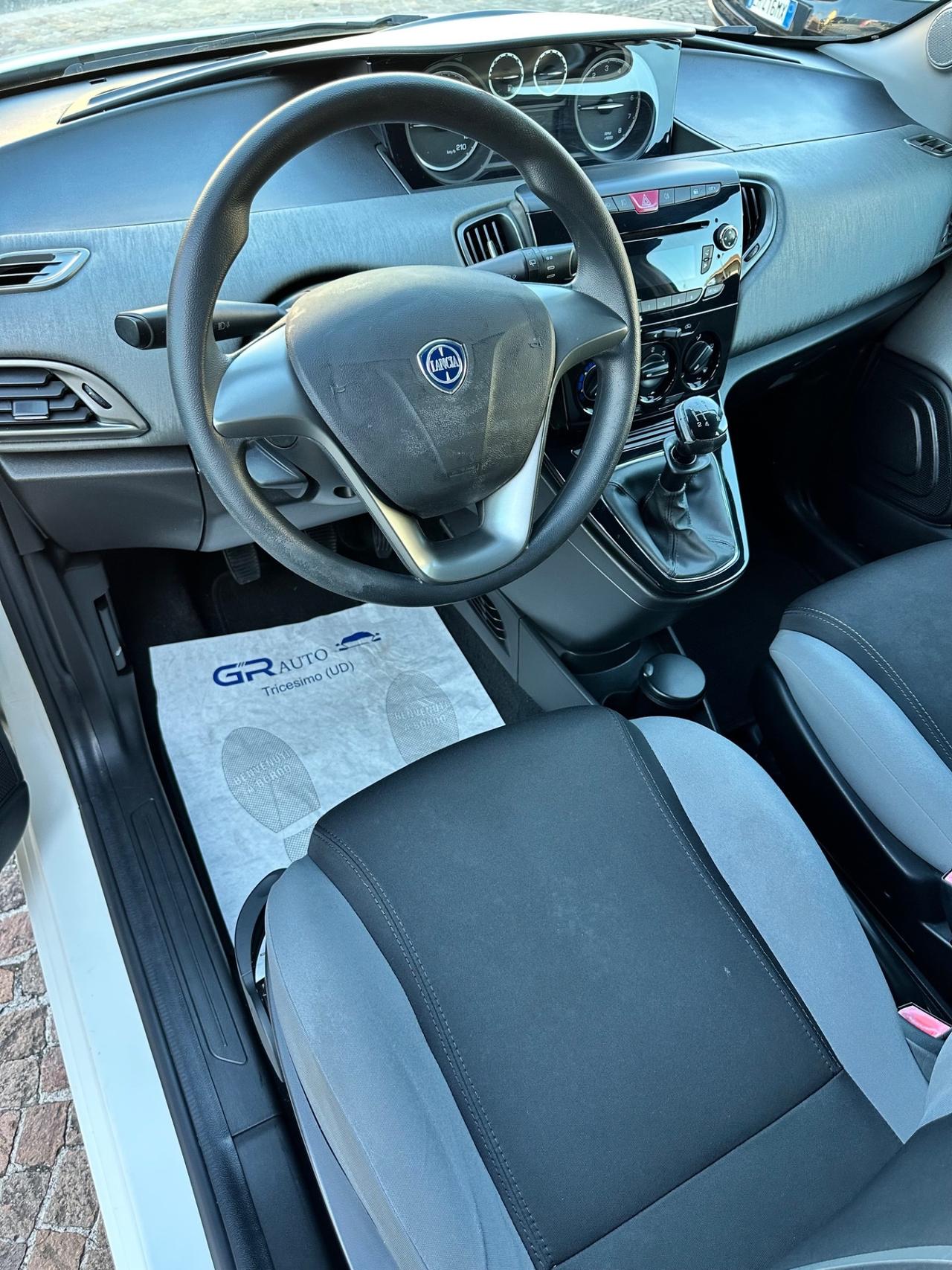 Lancia Ypsilon 1.2Bz 69Cv 5P - Uniproprietario