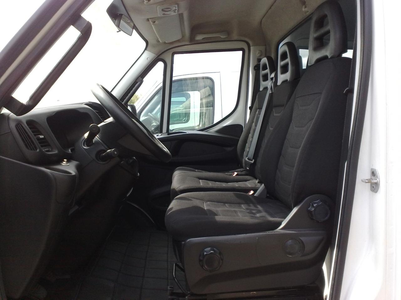 Iveco Daily 35c15 2.3hpt Centinato - 2015