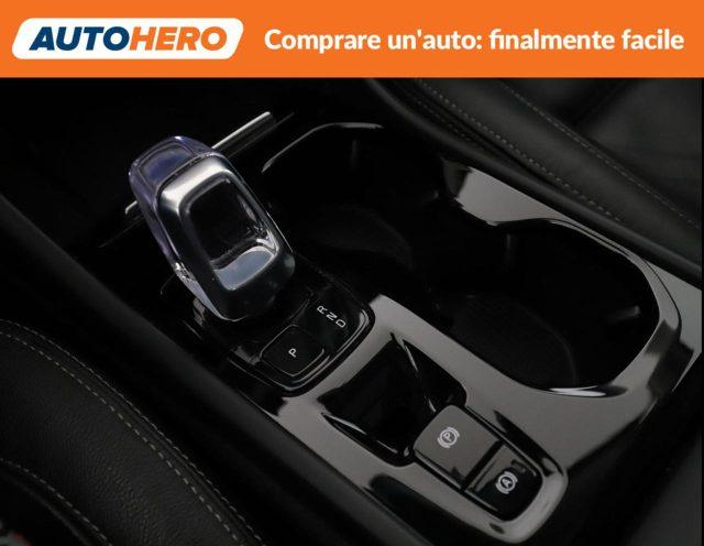 VOLVO XC40 B3 automatico Ultimate Dark N1