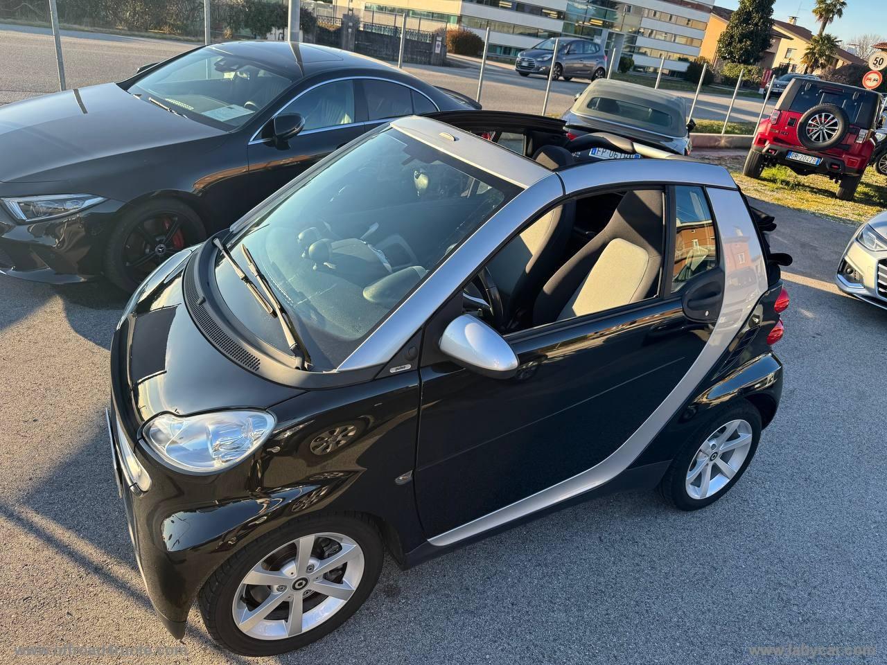 SMART fortwo 1000 52 kW MHD cabrio passion
