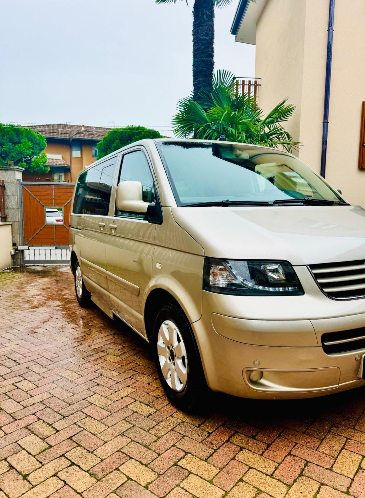 Multivan per trasporto e guida Disabili