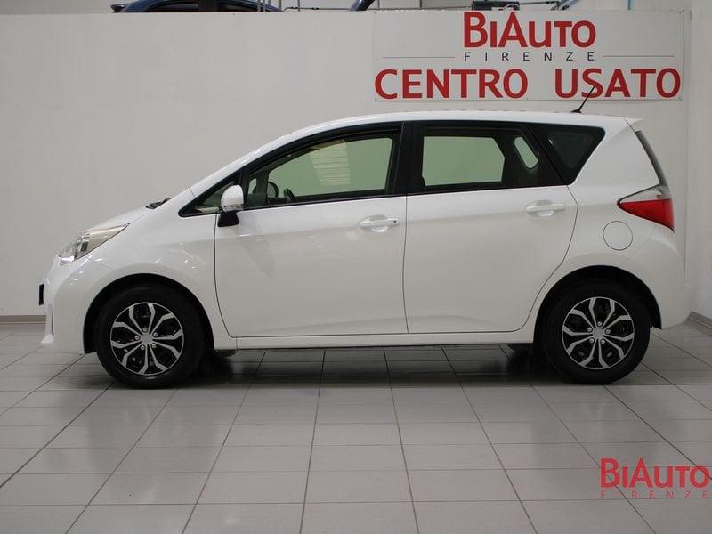 Toyota Verso-S Verso-S 1.3 MT