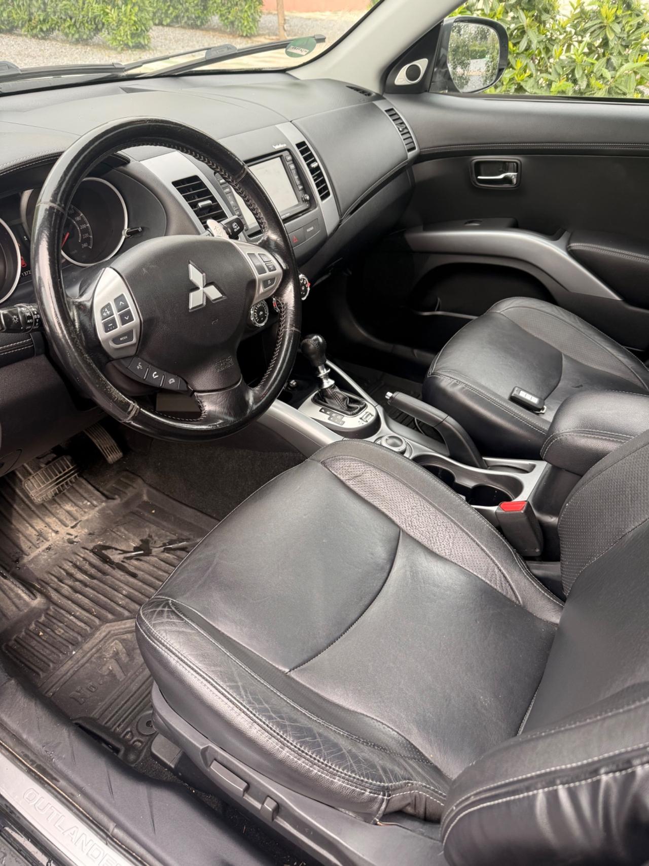 Mitsubishi Outlander 2.2 DI-D TC-SST Instyle DPF 7p