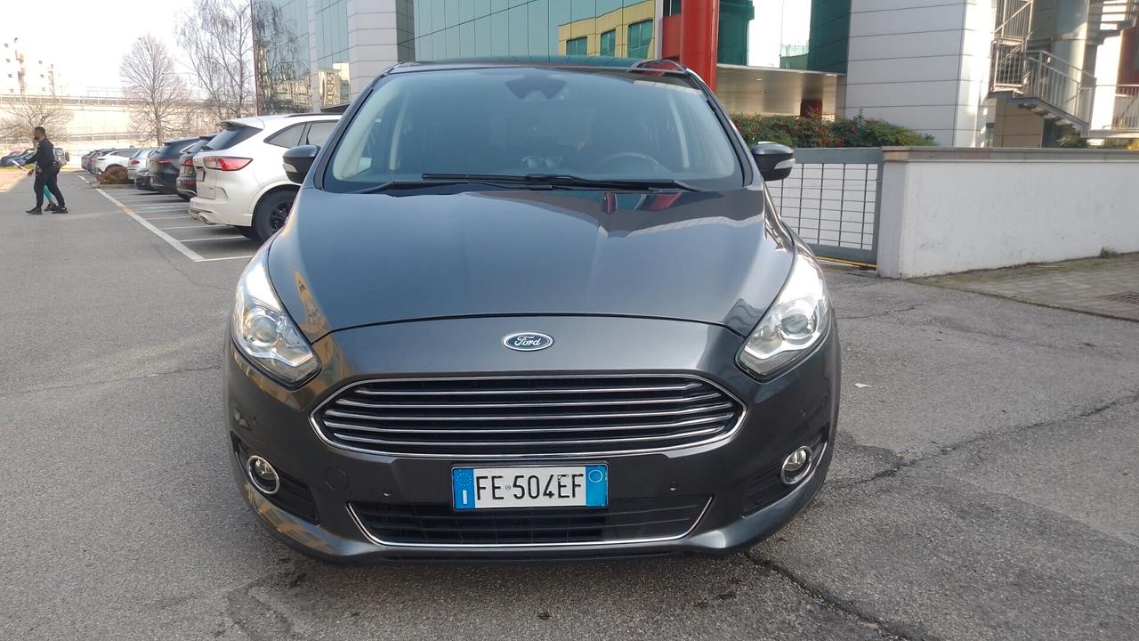 Ford S-Max 2.0 TDCi 180CV 7 POSTI Powershift Titanium