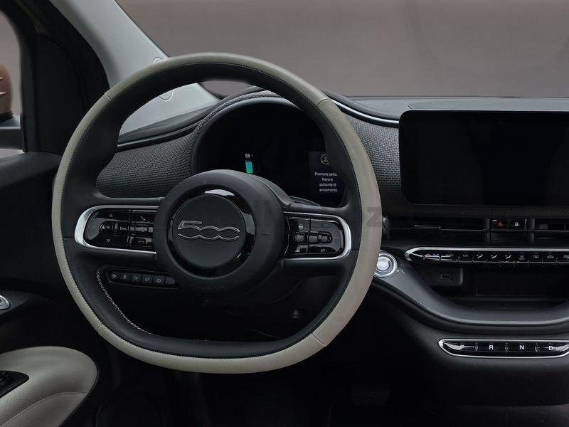 FIAT 500 500e 3+1 42 kWh La Prima
