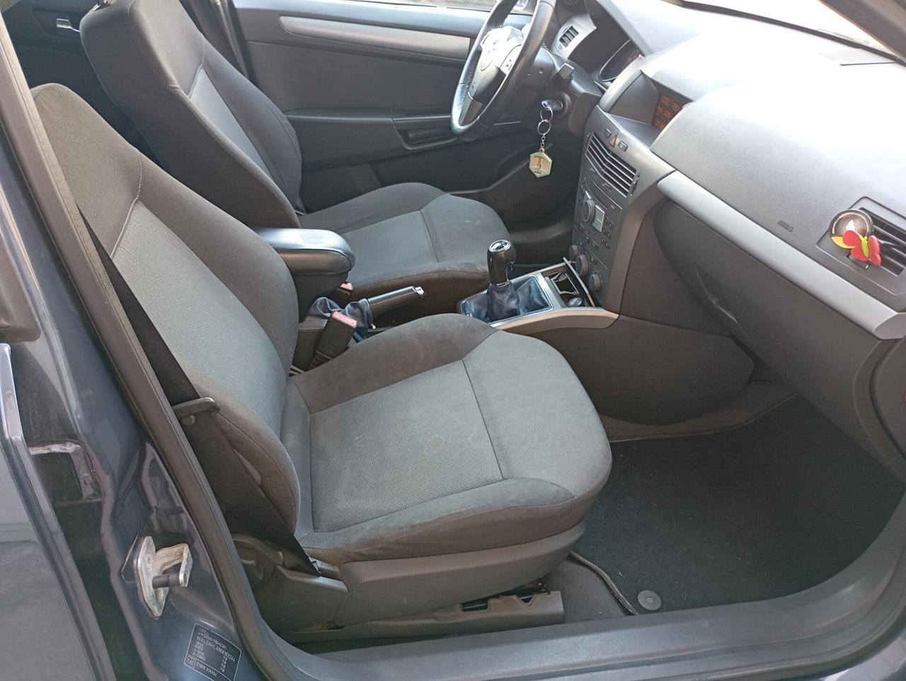 Opel Astra 1.7 CDTI 101CV 5 porte Cosmo