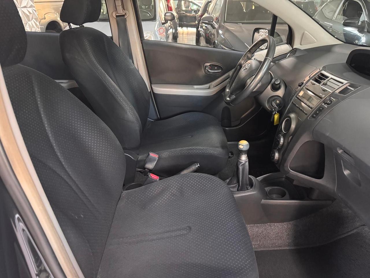 Toyota Yaris 1.0 5 porte Now