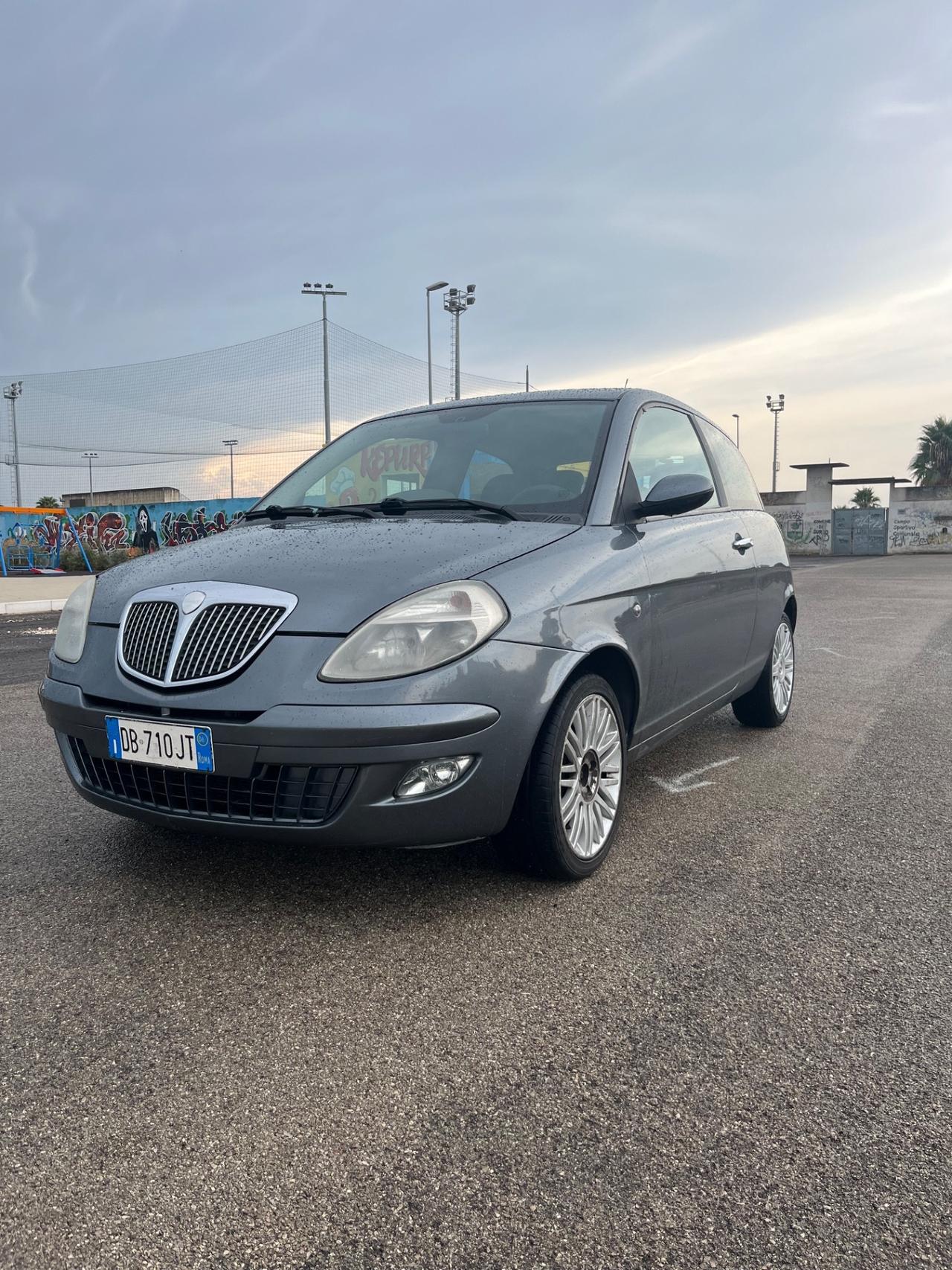 Lancia Ypsilon 1.2 Oro