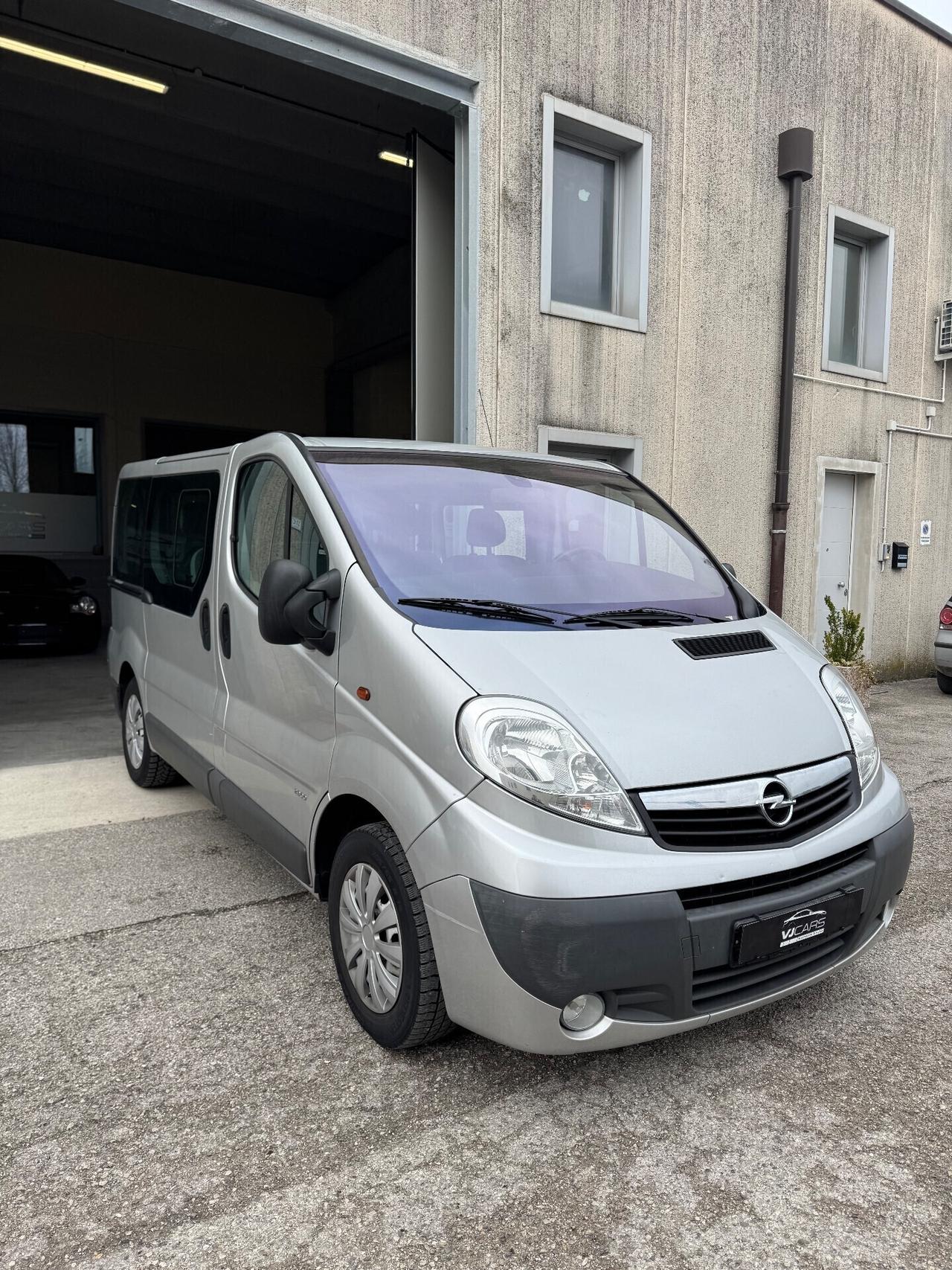 Opel Vivaro 27 2.0 CDTI PC-TN Combi 9 posti