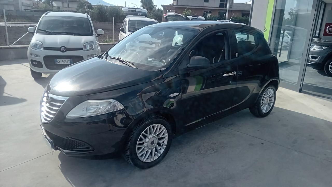 Lancia Ypsilon 1.2 69 CV 5 porte GPL Ecochic Silver