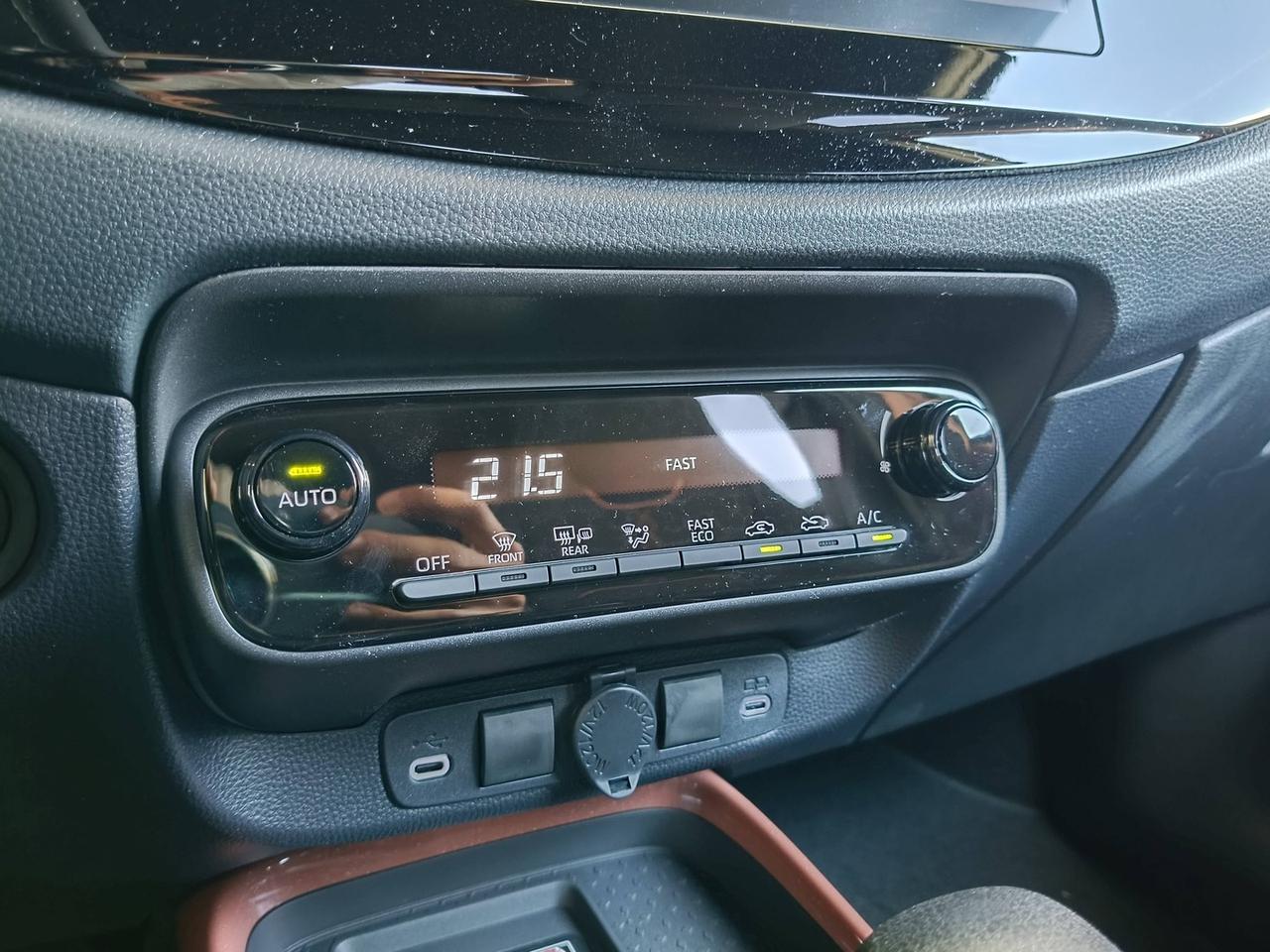 TOYOTA AYGO X HEV ICON MC26