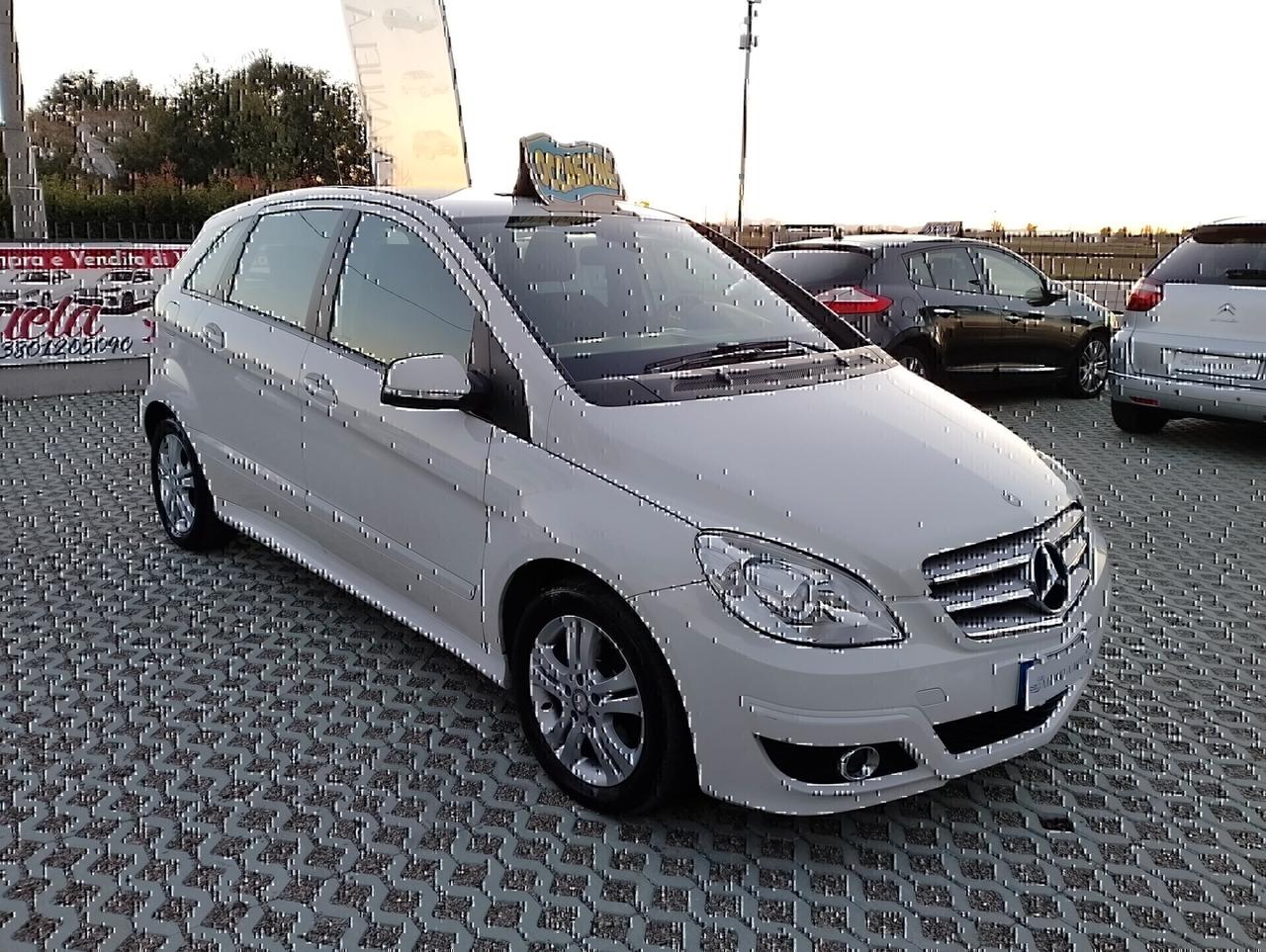 Mercedes-benz B 180~DIESEL~215.000~GARANZIA~2011