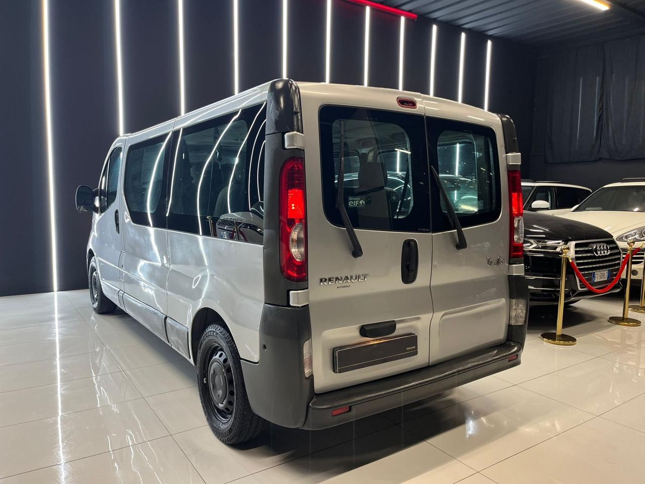 Renault Trafic T29 2.0 dCi/90 PL-TN Passenger Confort 9 POSTI