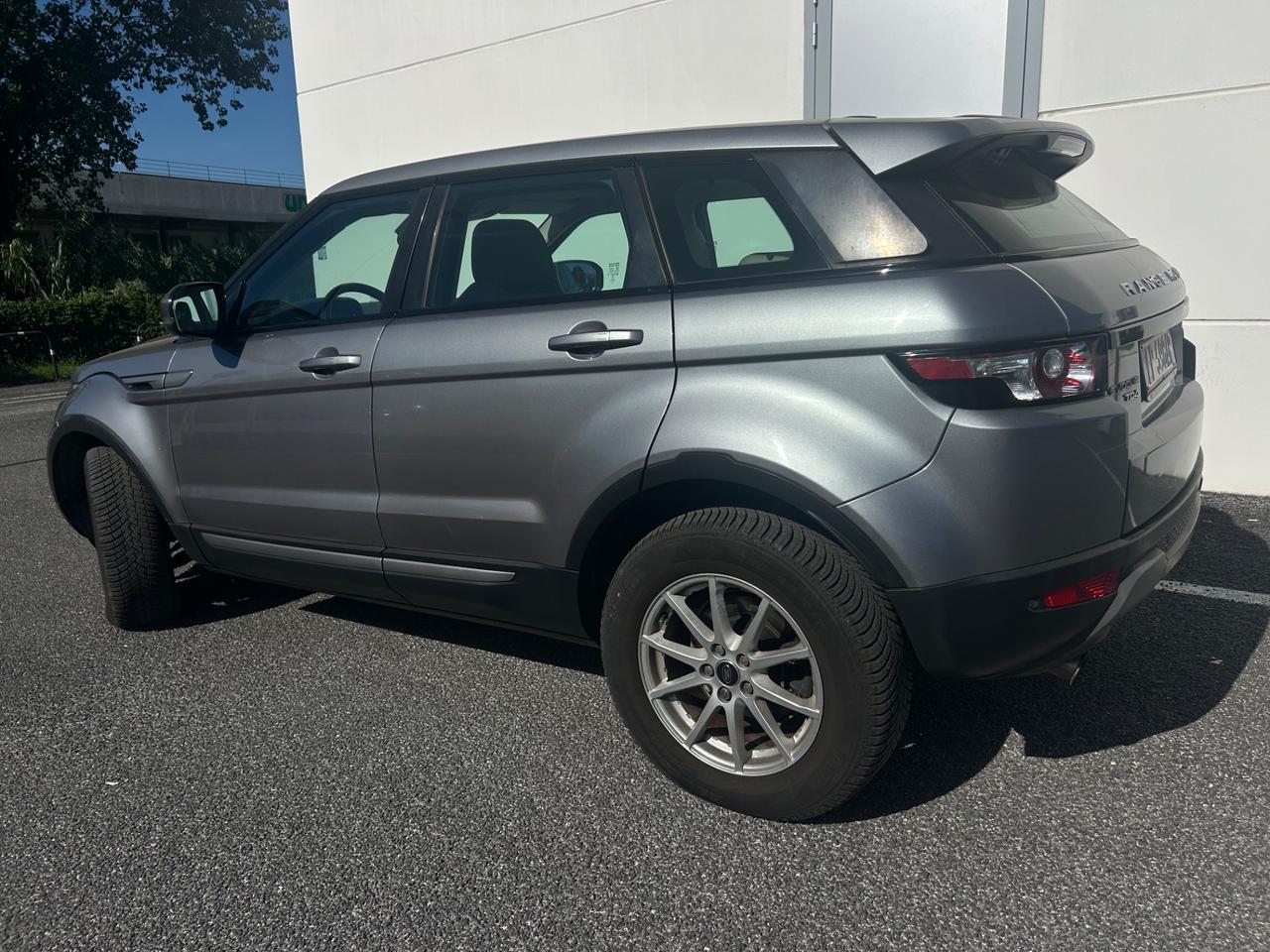 Land Rover Range Evoque 2.2 TD4 5p. Pure