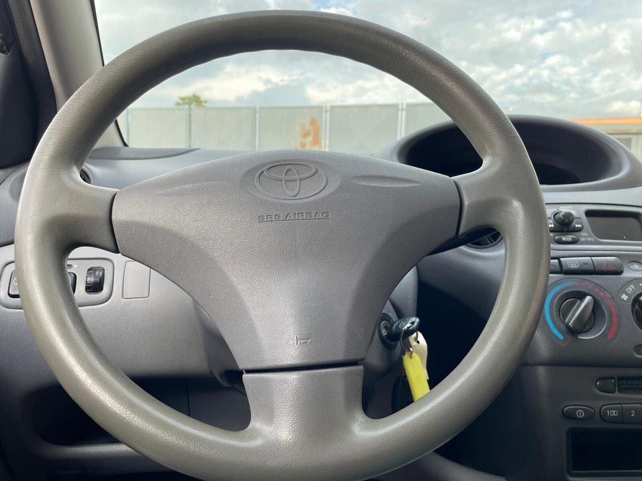 Toyota Yaris 1.0i 16V cat 3 porte