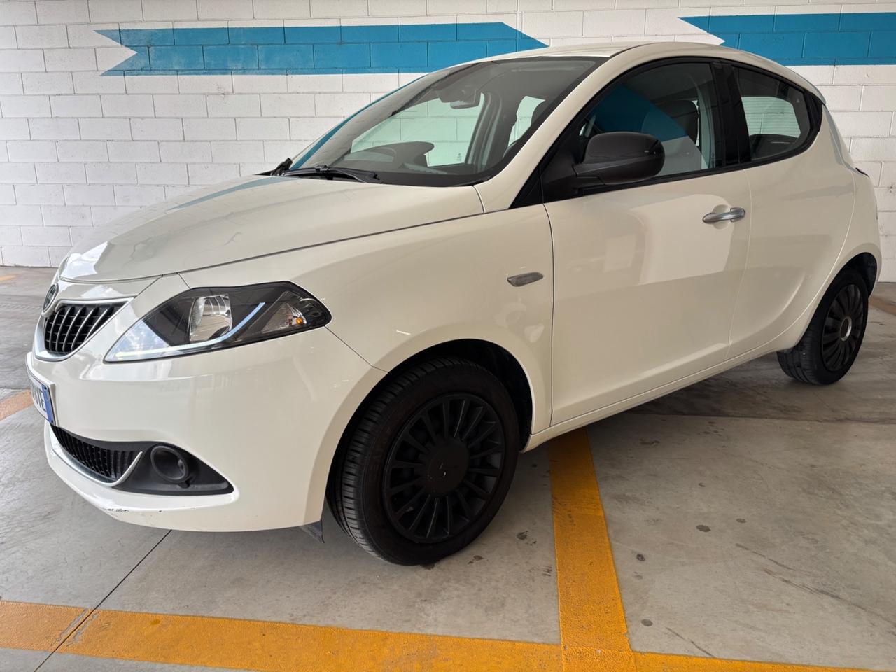 Lancia Ypsilon Hybrid (con soli 108000km)