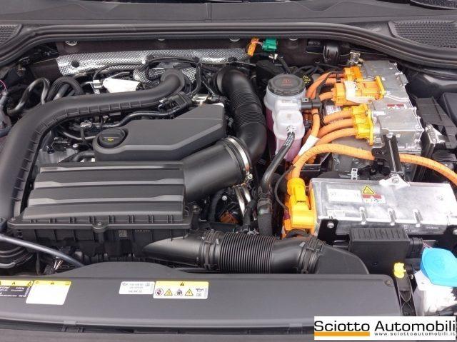 VOLKSWAGEN Golf 1.5 TSI eHybrid DSG Life