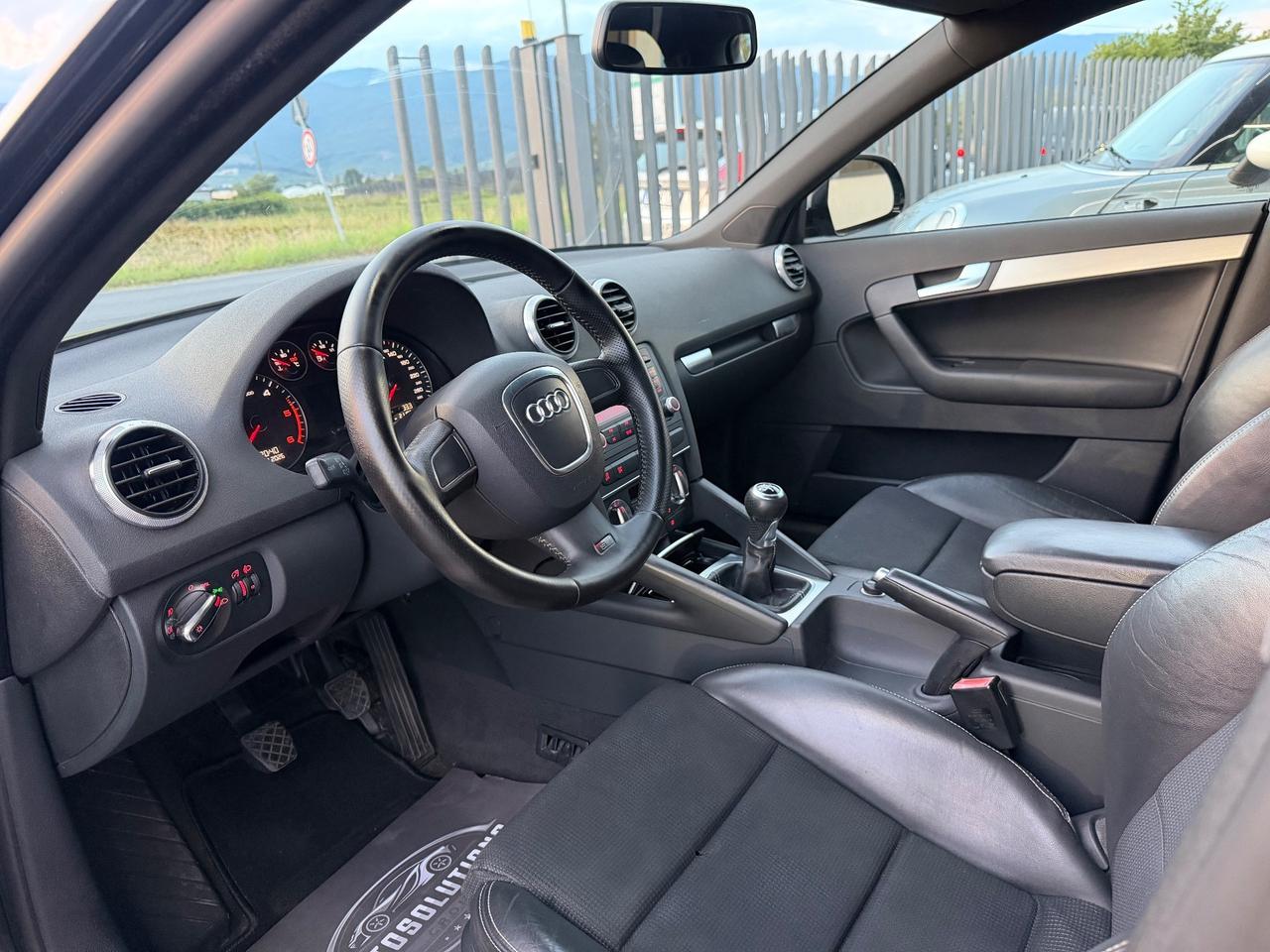 Audi A3 Sportback 1.6 105cv S-Line Total Black