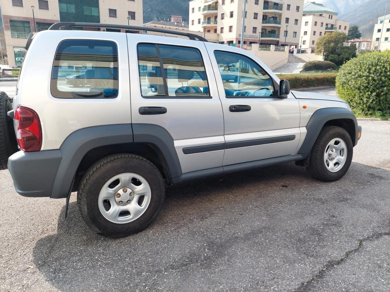 Jeep Cherokee 2.8 CRD DPF Sport Auto