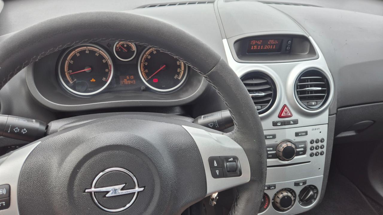 Opel Corsa 1.2 Benzina Euro 5 NEOPATENTATO