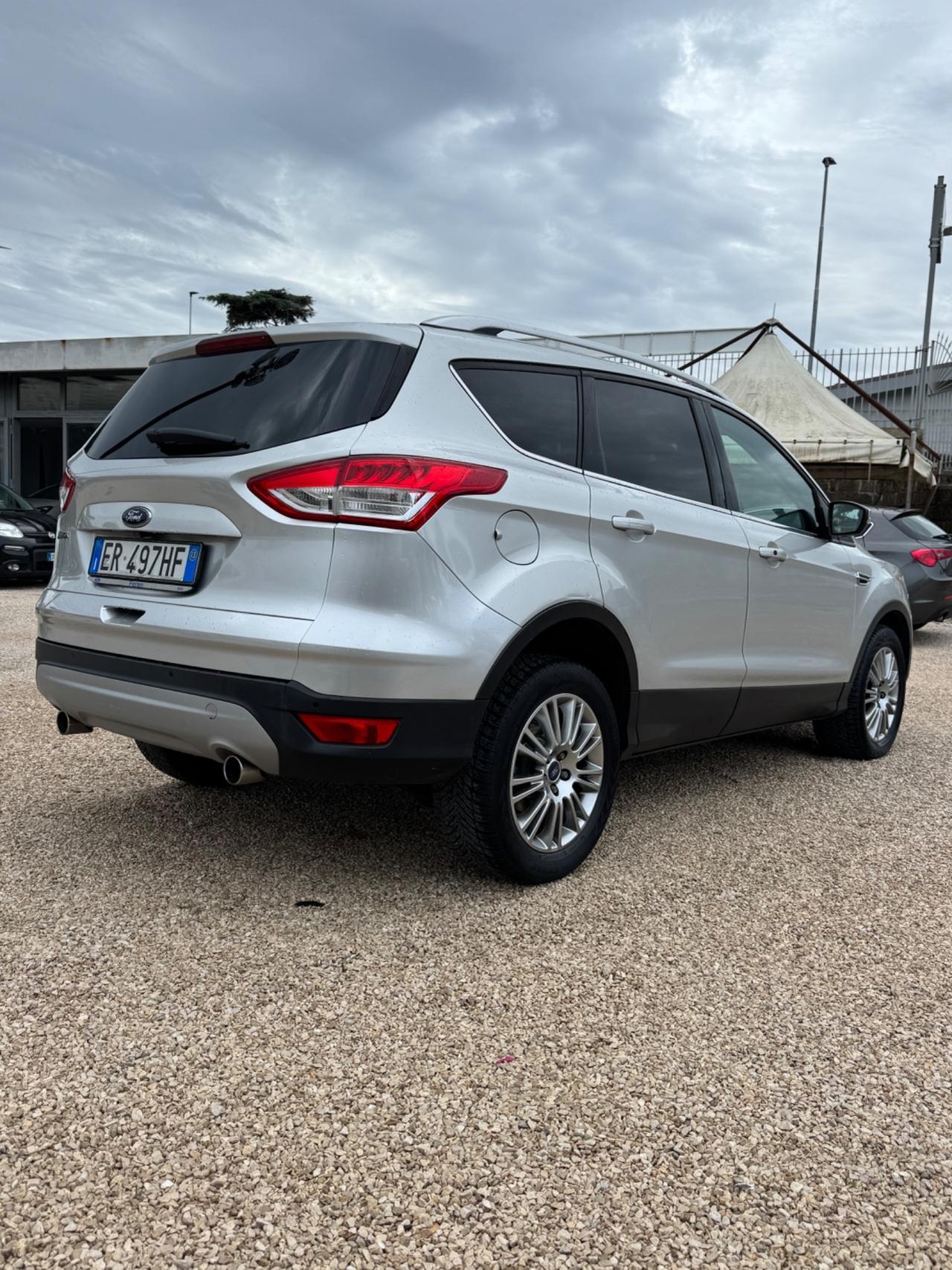 Ford Kuga 2.0 TDCI 140 CV 4WD Powershift Titanium