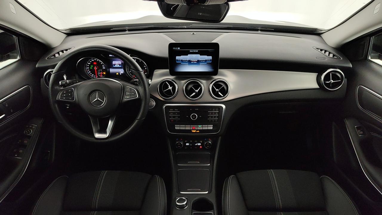 Mercedes-Benz GLA 180 Sport auto