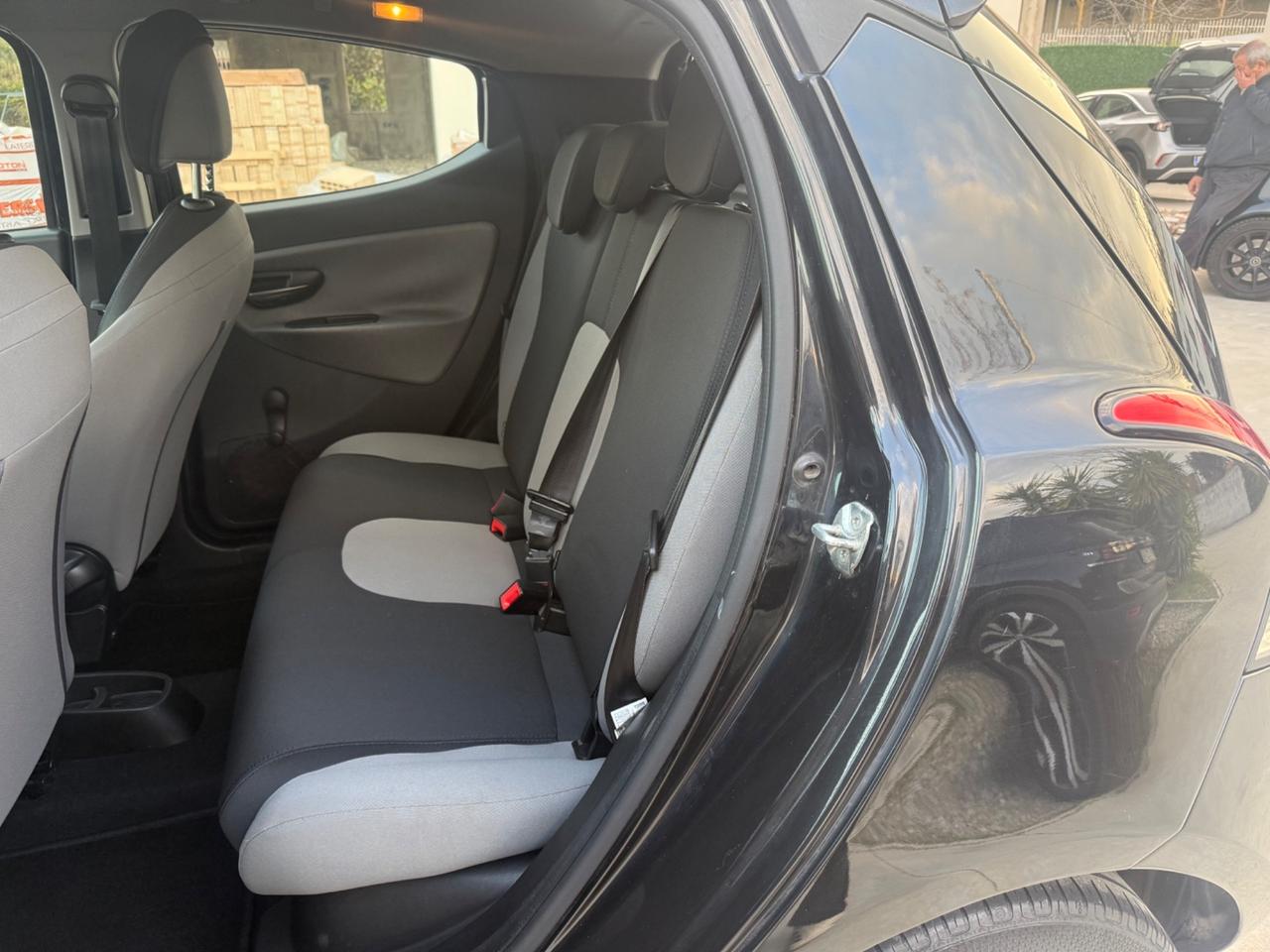 Lancia Ypsilon 1.2 69 CV 5 porte Platinum