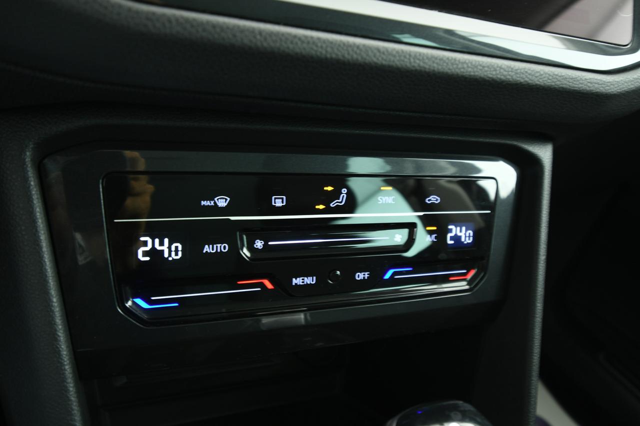 VOLKSWAGEN Tiguan 1.5 tsi Elegance 150cv dsg CAMERA+ACC+APP CONNECT