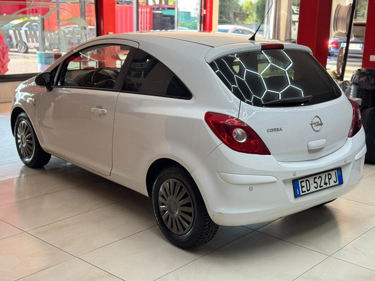 Opel Corsa 1.2 3 porte Club