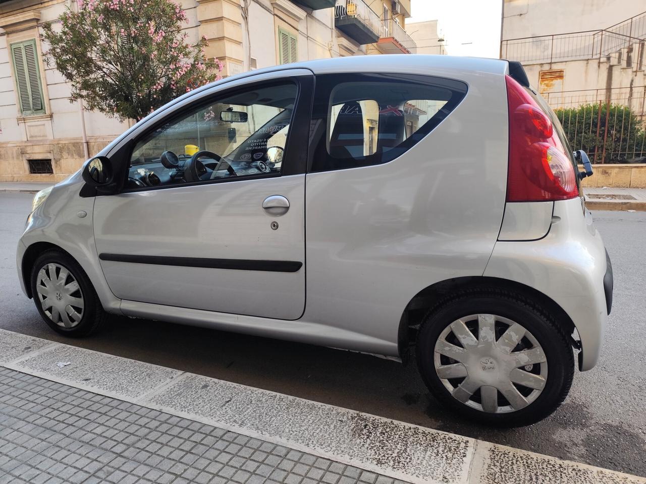 Peugeot 107 1.0 BENZINA 68CV 3p
