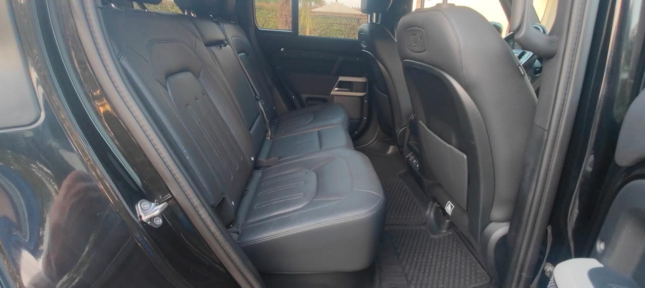 Land Rover Defender 110 3.0D Autocarro 5 posti 200 CV AWD SE