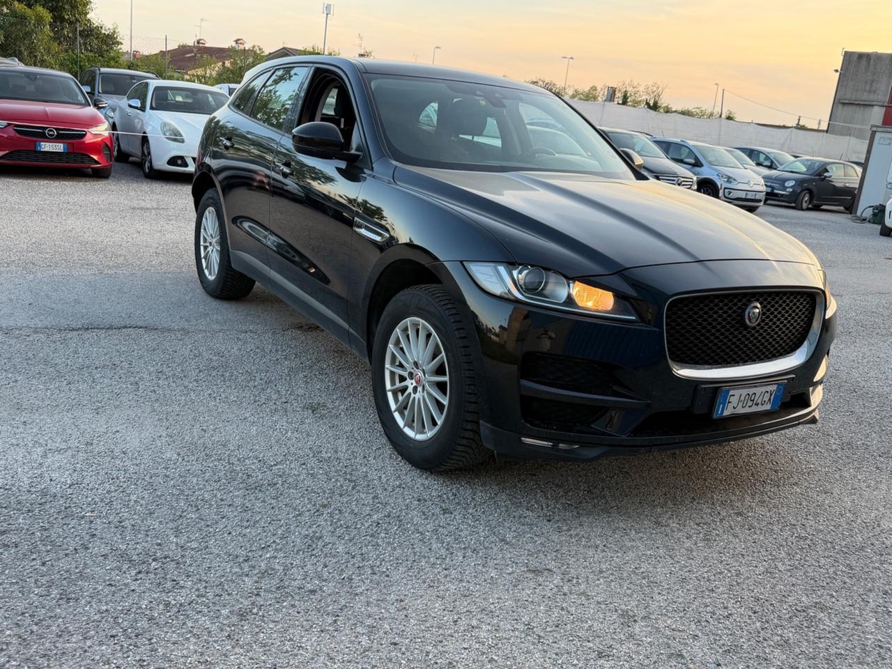 Jaguar F-Pace 2.0 D 180 CV Prestige
