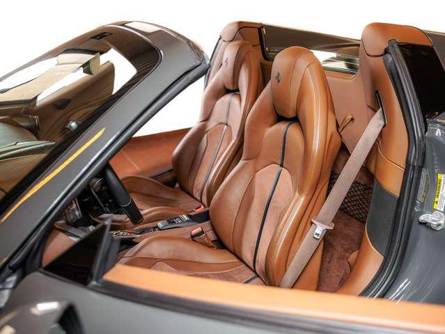 Ferrari F8 Spider - Allestimento Speciale