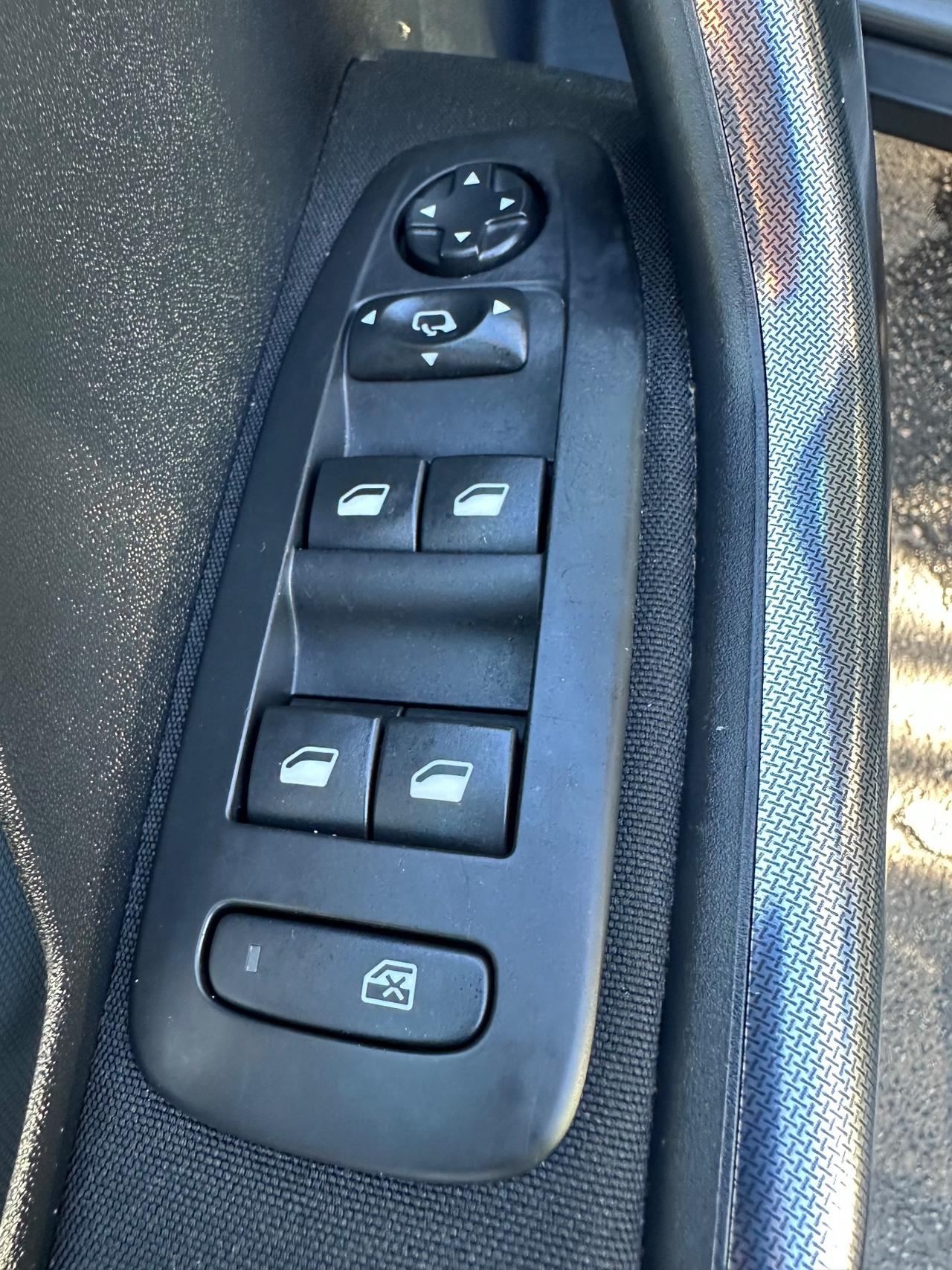 Peugeot 2008 HDi 120 Black Matt 100.000 Km