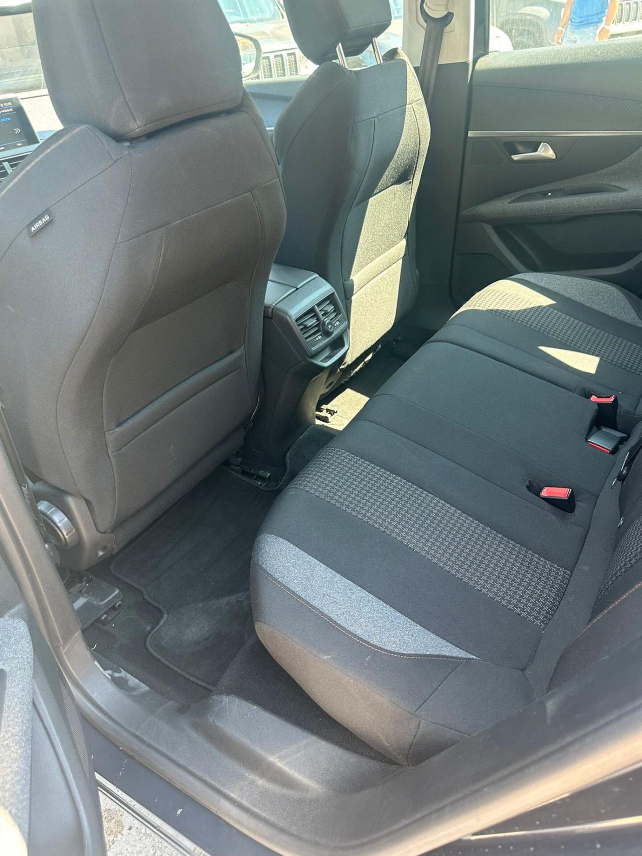 Peugeot 3008 BlueHDi 130 S&S Business