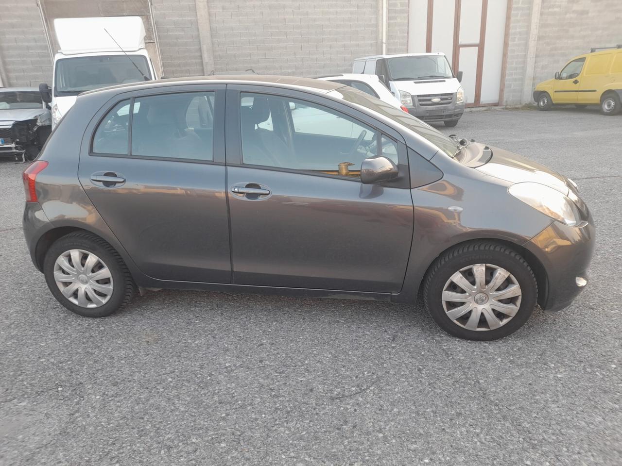 Toyota Yaris 1.3 5 porte