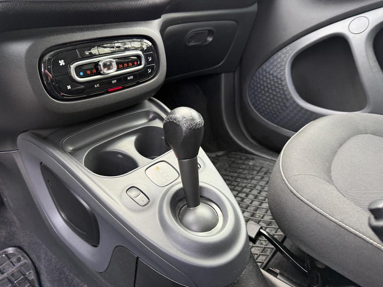 Smart ForTwo 1.0 71cv Coupe Clima cambio Auto Full led tetto panoramico