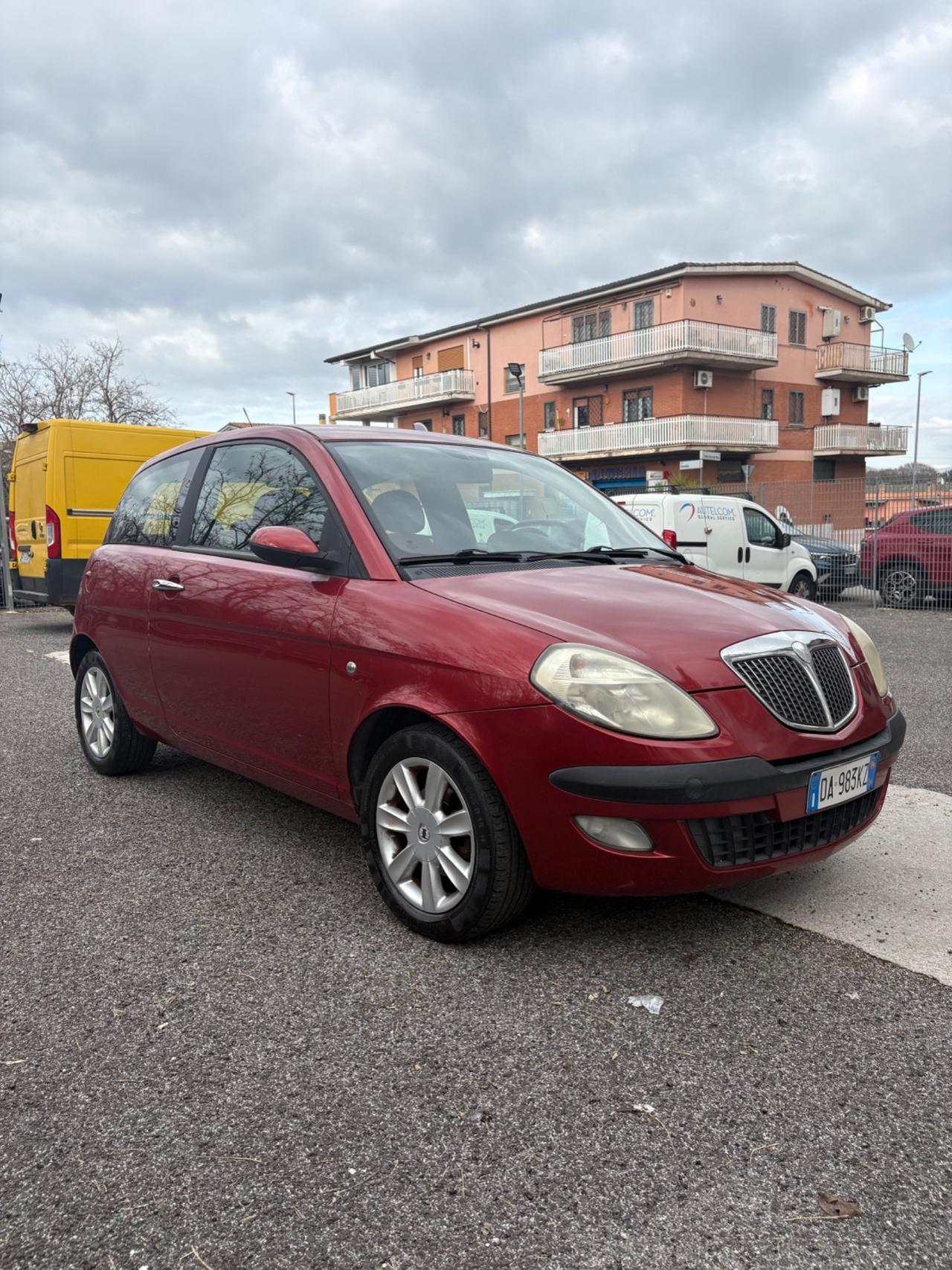 Lancia Ypsilon 1.2 16V Platino 94000 km